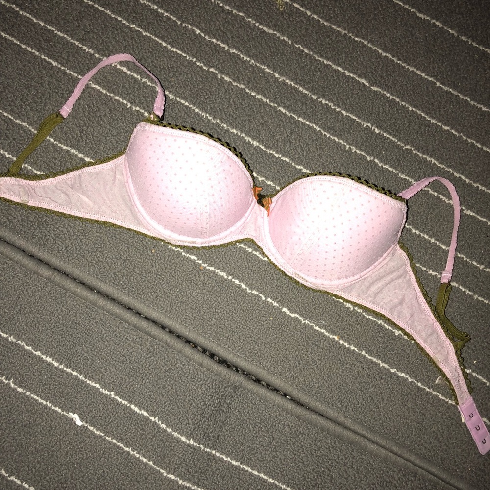 Pink Victoria’s Secret Bra!